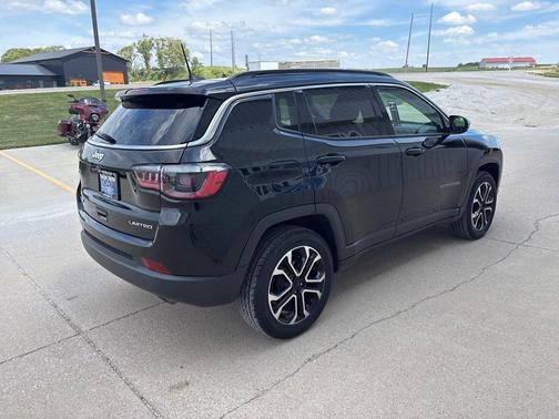 Diamond Black 2022 Jeep Compass Limited