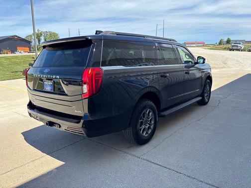 Agate Black Metallic 2026 Ford Expedition Max Active