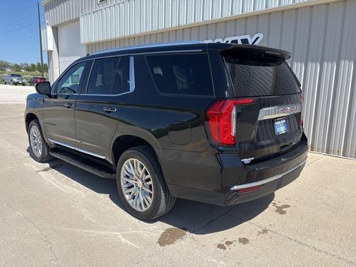 Onyx Black 2024 GMC Yukon SLT