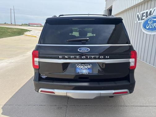 Black Metallic 2024 Ford Expedition XLT