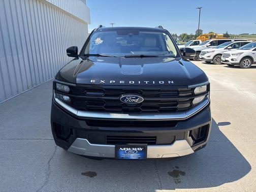 Black Metallic 2025 Ford Expedition Max Platinum