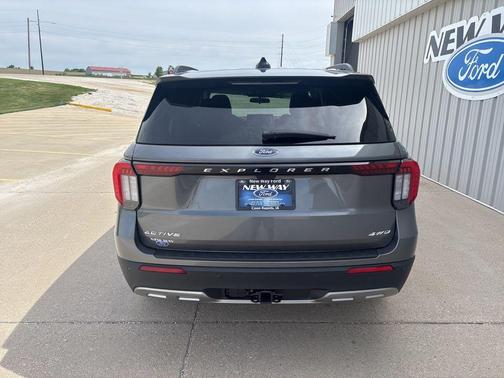 Carbonized Gray Metallic 2026 Ford Explorer Active