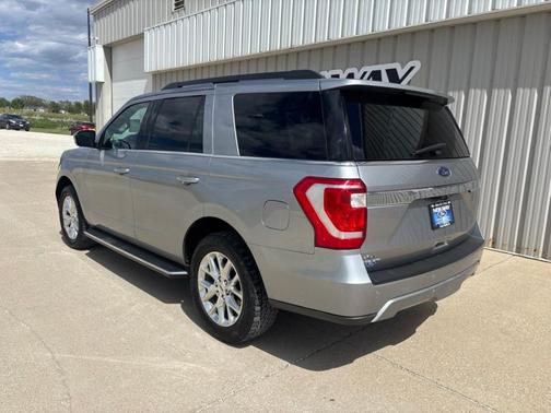 Iconic Silver Metallic 2021 Ford Expedition XLT