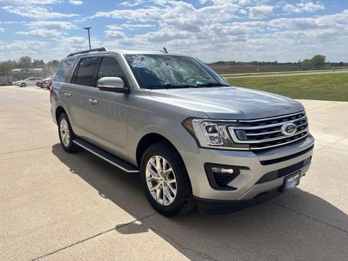 Iconic Silver Metallic 2021 Ford Expedition XLT
