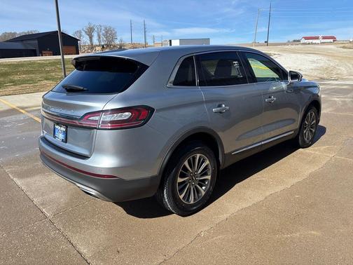 2022 Lincoln Nautilus Standard