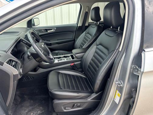 Silver Metallic 2024 Ford Edge SEL