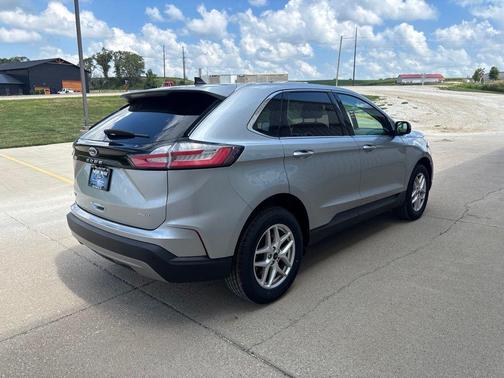 Silver Metallic 2024 Ford Edge SEL