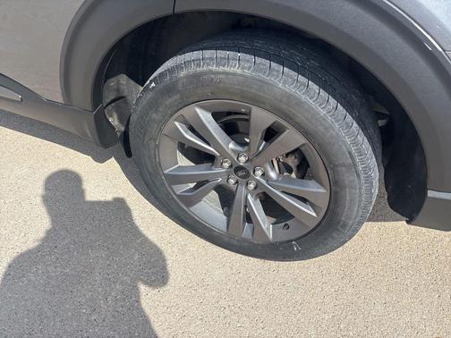 Gray Metallic 2021 Ford Explorer XLT