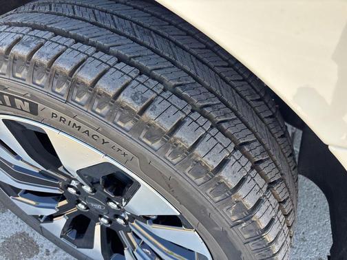 Star White 2026 Ford Expedition Max Platinum