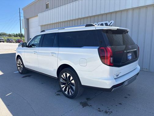 Star White 2026 Ford Expedition Max Platinum