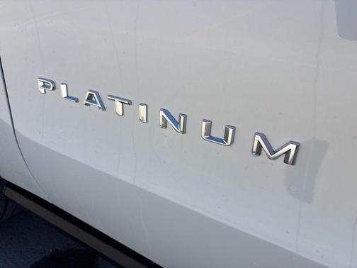 Star White 2026 Ford Expedition Max Platinum