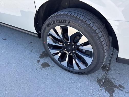 Star White 2026 Ford Expedition Max Platinum