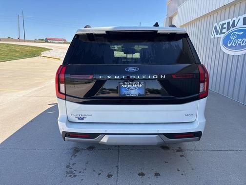 Star White 2026 Ford Expedition Max Platinum
