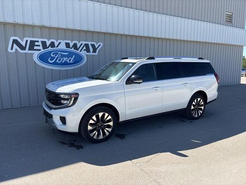 Star White 2026 Ford Expedition Max Platinum