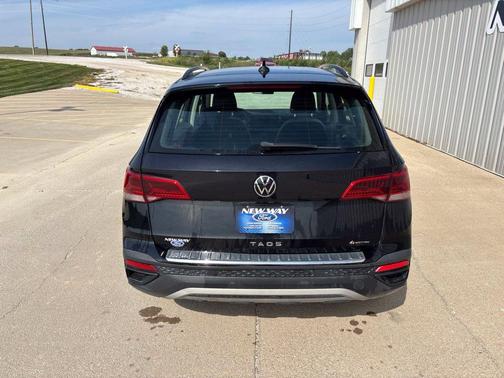 Deep Black Pearl Effect 2022 Volkswagen Taos 1.5T S