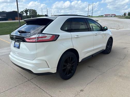 2022 Ford Edge ST Line