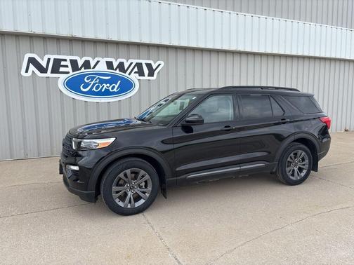 Agate Black Metallic 2023 Ford Explorer XLT
