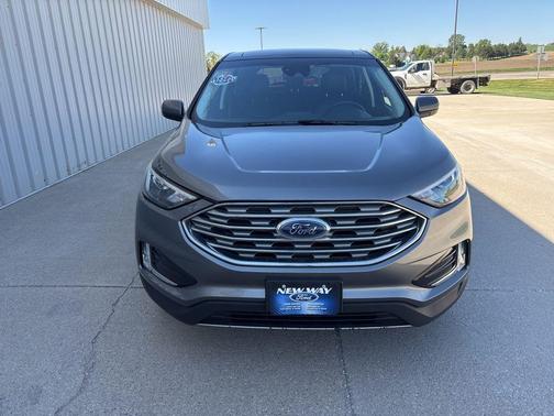 Gray Metallic 2022 Ford Edge SEL
