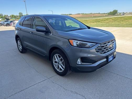 Gray Metallic 2022 Ford Edge SEL