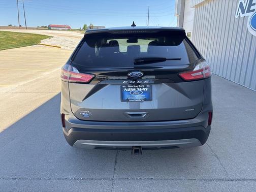 Gray Metallic 2022 Ford Edge SEL