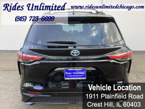 Midnight Black Metallic 2024 Toyota Sienna XSE 7 Passenger