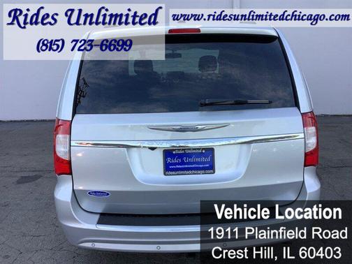 2012 Chrysler Town & Country Touring-L