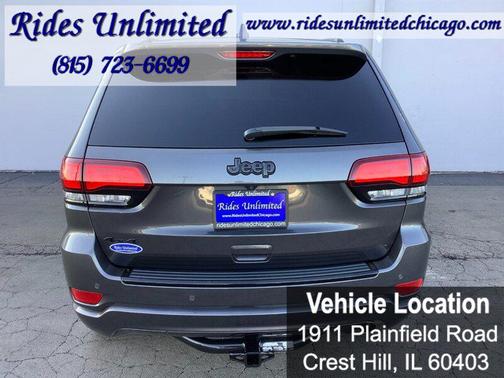 Granite Crystal Metallic Clearcoat 2017 Jeep Grand Cherokee Altitude