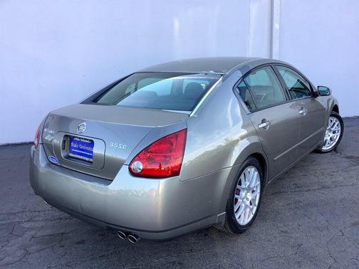 2005 Nissan Maxima SE
