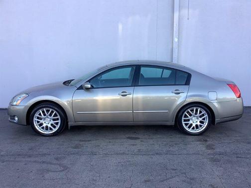 2005 Nissan Maxima SE