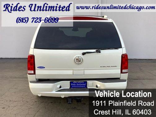 2004 Cadillac Escalade Base