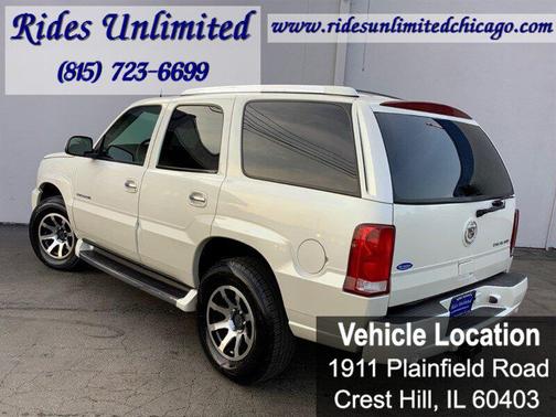 2004 Cadillac Escalade Base