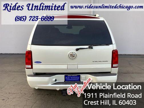 2004 Cadillac Escalade Base