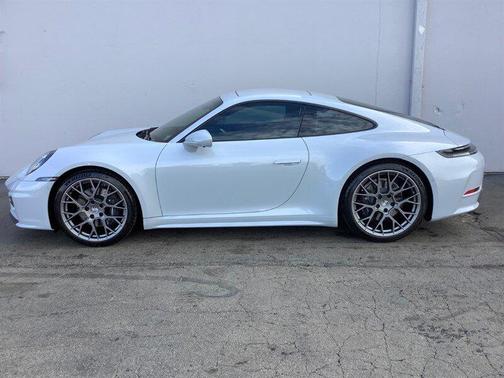 2025 Porsche 911 Carrera