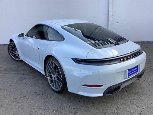 2025 Porsche 911 Carrera