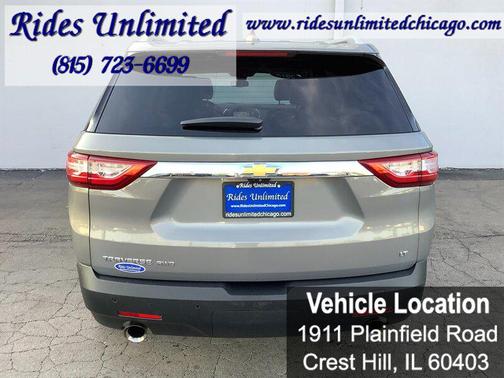 Pepperdust Metallic 2018 Chevrolet Traverse LT Leather