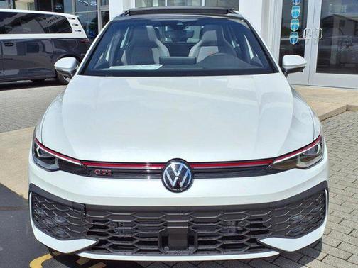 2025 Volkswagen Golf GTI 2.0T SE DSG