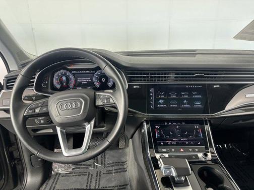 2024 Audi Q7 45 Premium Plus