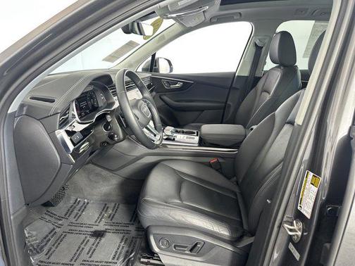 2024 Audi Q7 45 Premium Plus