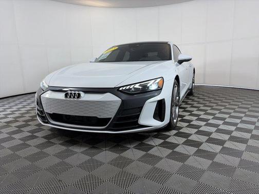 2023 Audi e-tron GT Prestige quattro