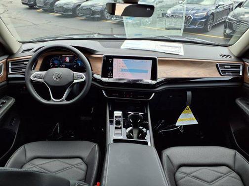 2025 Volkswagen Atlas 2.0T SE w/Technology 4MOTION