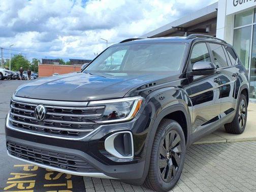 2025 Volkswagen Atlas 2.0T SE w/Technology 4MOTION