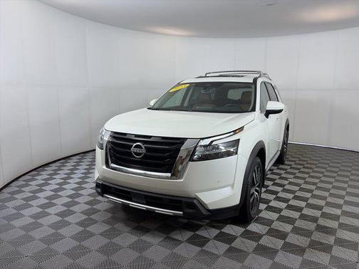 2023 Nissan Pathfinder Platinum 4WD