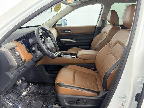 2023 Nissan Pathfinder Platinum 4WD
