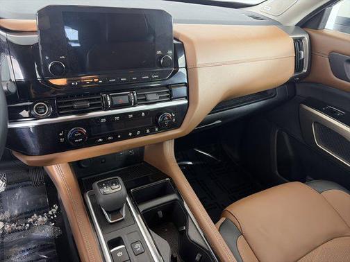 2023 Nissan Pathfinder Platinum 4WD