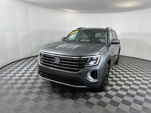 2025 Volkswagen Atlas 2.0T SE w/Technology 4MOTION