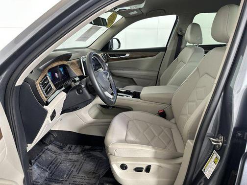 2025 Volkswagen Atlas 2.0T SE w/Technology 4MOTION