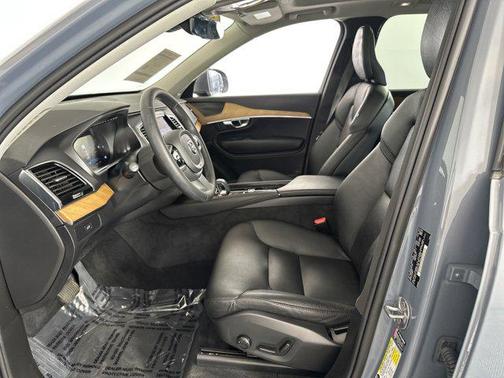 2023 Volvo XC90 B6 Plus 6-Seater