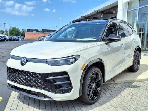 2025 Volkswagen Tiguan 2.0T SE R-Line Black 4MOTION