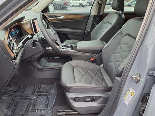 2026 Volkswagen Atlas 2.0T SE w/Technology 4MOTION