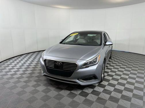 2017 Hyundai SONATA Hybrid Limited